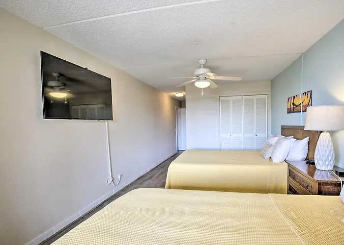Downtown Kona Condo With Pool Access Walk To Beach!